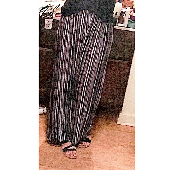 One size fits most! Grey striped palazzo pants.Bundle only item! - Picture 7 of 7